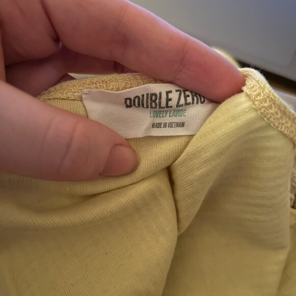 EUC Double Zero Women's Ribbed Ruffle Strap Pale Yellow Bodysuit L - Picture 8 of 12